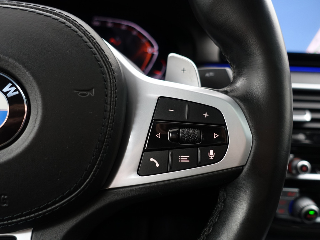 
BMW 5 Serie 530i M Performance Aut- Schuifdak, Sport Uitlaat, Sfeerverlichting, Head Up, Memory Seats, Laser Led vol									