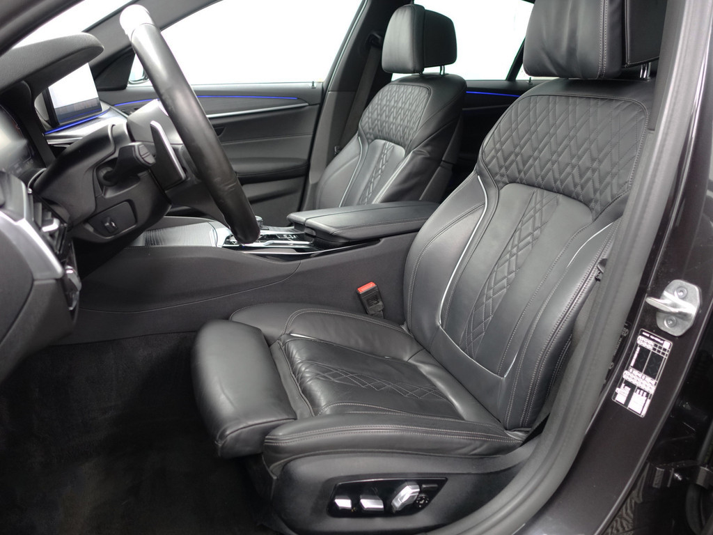 
BMW 5 Serie 530i M Performance Aut- Schuifdak, Sport Uitlaat, Sfeerverlichting, Head Up, Memory Seats, Laser Led vol									