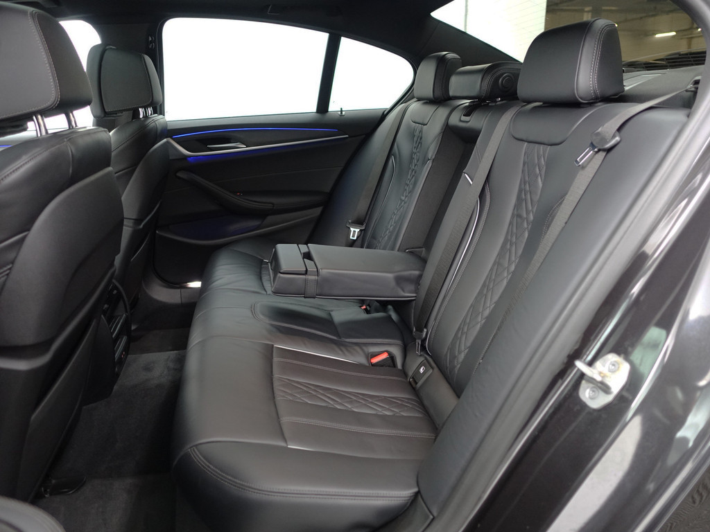 
BMW 5 Serie 530i M Performance Aut- Schuifdak, Sport Uitlaat, Sfeerverlichting, Head Up, Memory Seats, Laser Led vol									