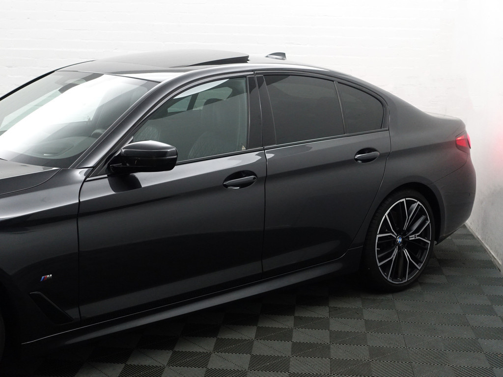 
BMW 5 Serie 530i M Performance Aut- Schuifdak, Sport Uitlaat, Sfeerverlichting, Head Up, Memory Seats, Laser Led vol									
