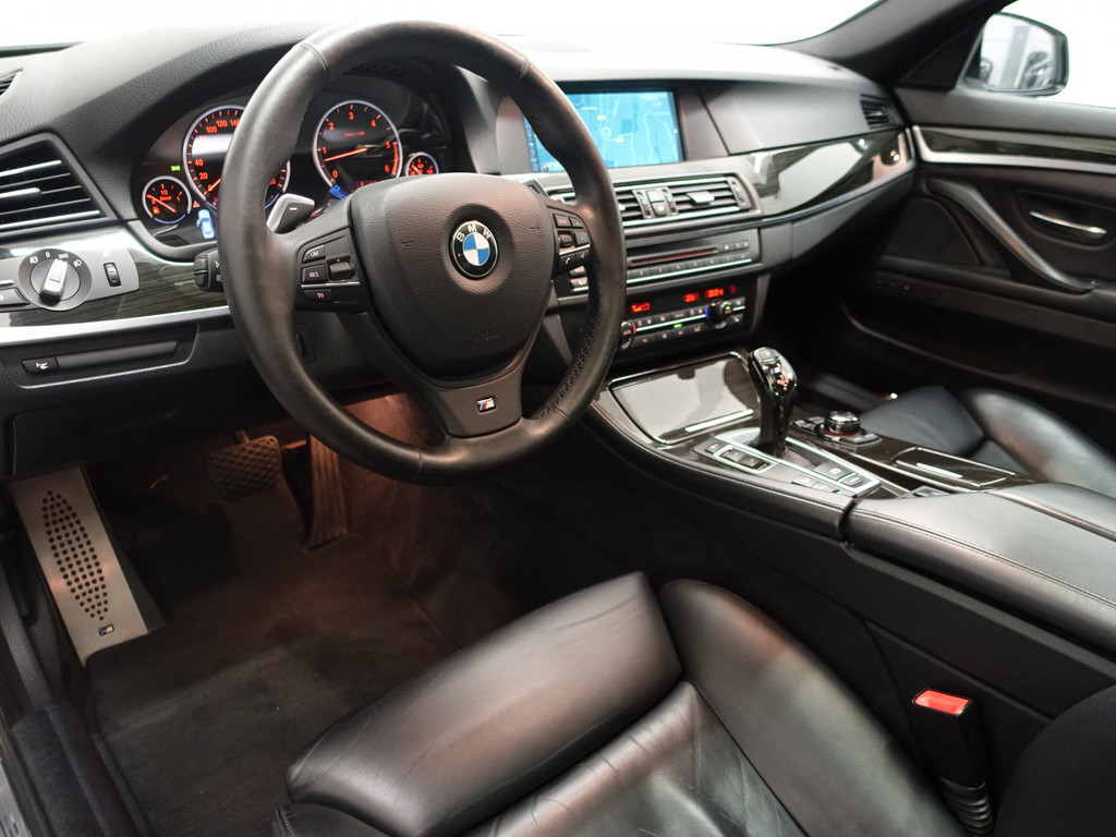 
BMW 5 Serie M550xd Performance 380Pk Aut- Panodak, Xenon Led, Camera, Virtual Cockpit, Head Up, Memory vol									