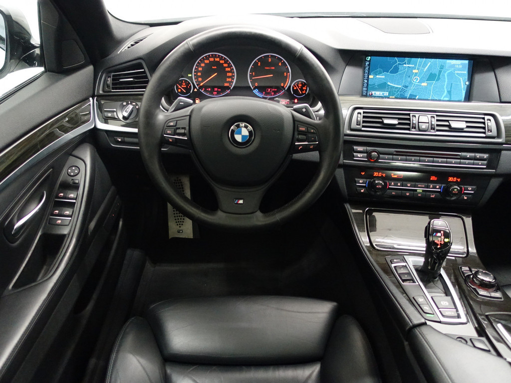 
BMW 5 Serie M550xd Performance 380Pk Aut- Panodak, Xenon Led, Camera, Virtual Cockpit, Head Up, Memory vol									