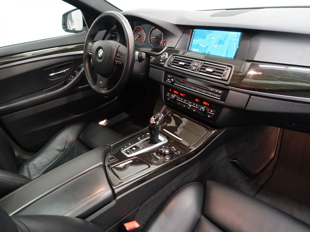 
BMW 5 Serie M550xd Performance 380Pk Aut- Panodak, Xenon Led, Camera, Virtual Cockpit, Head Up, Memory vol									