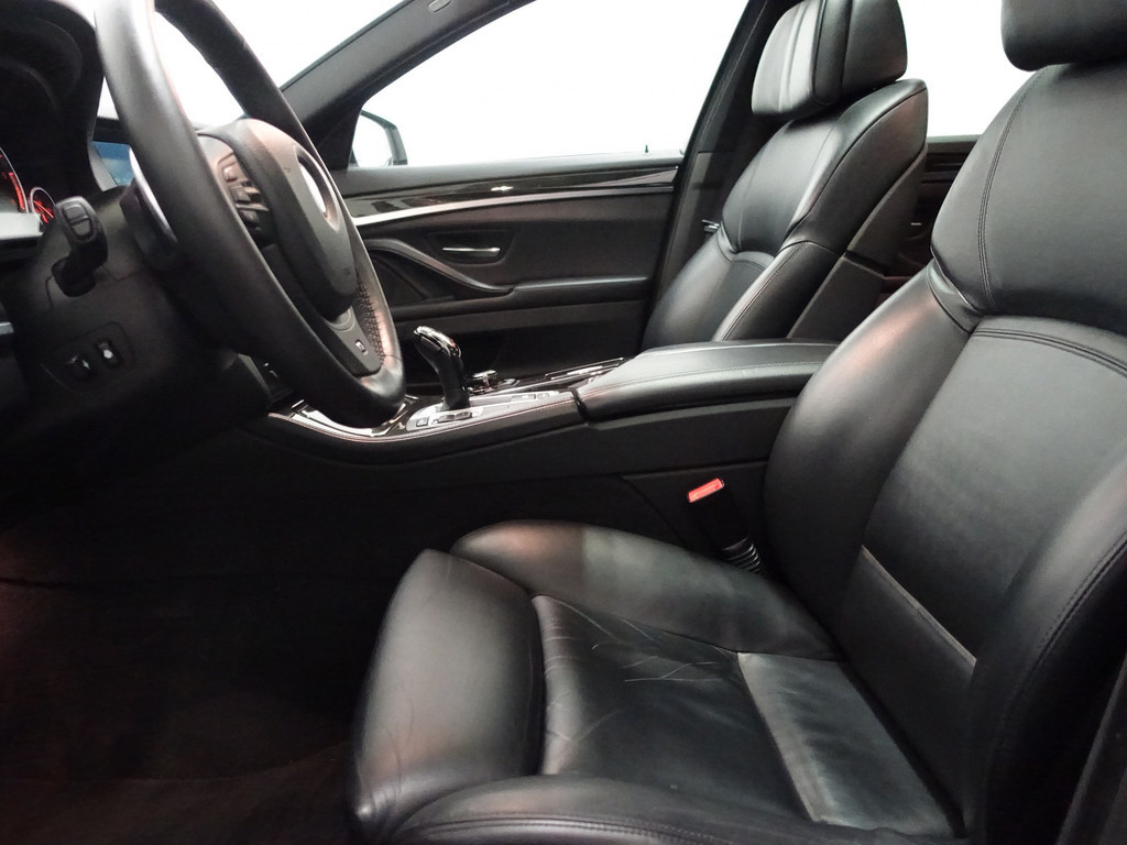 
BMW 5 Serie M550xd Performance 380Pk Aut- Panodak, Xenon Led, Camera, Virtual Cockpit, Head Up, Memory vol									