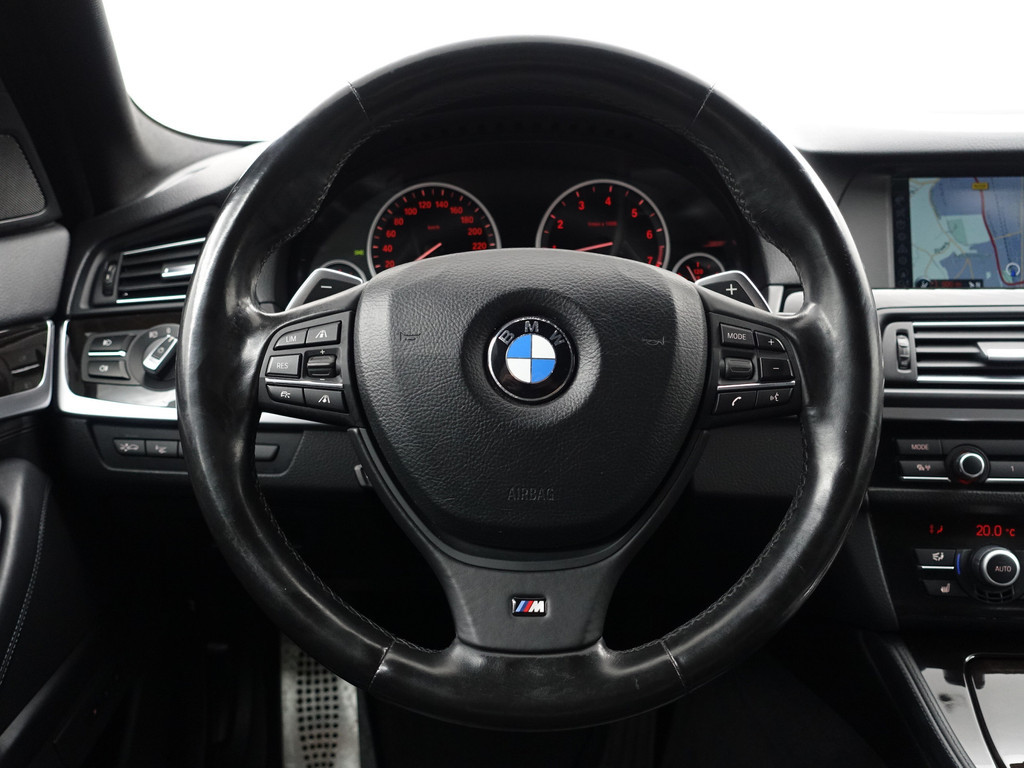 
								BMW 5 Serie 550xi M Sport Aut- Dealer Onderhouden, Soft Close, Schuifdak, Head Up, Memory, Xenon Led, Camera vol									