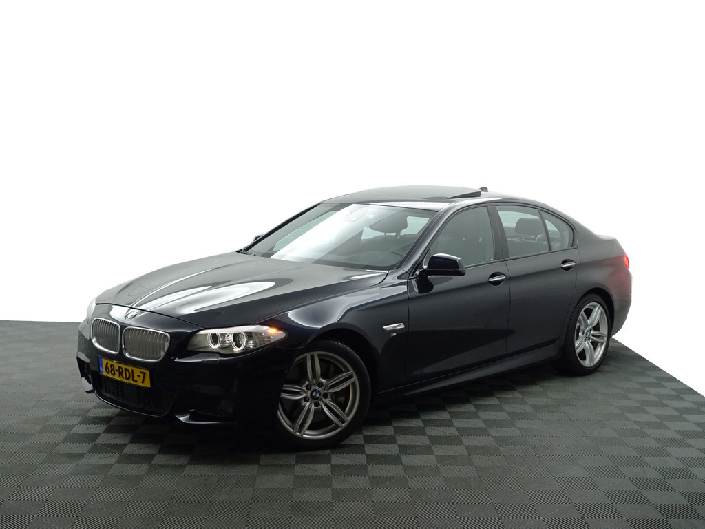 
								BMW 5 Serie 550xi M Sport Aut- Dealer Onderhouden, Soft Close, Schuifdak, Head Up, Memory, Xenon Led, Camera vol									