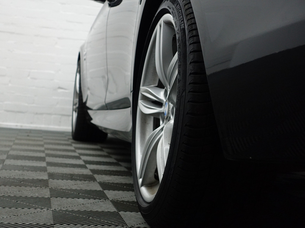 
								BMW 5 Serie 550xi M Sport Aut- Dealer Onderhouden, Soft Close, Schuifdak, Head Up, Memory, Xenon Led, Camera vol									
