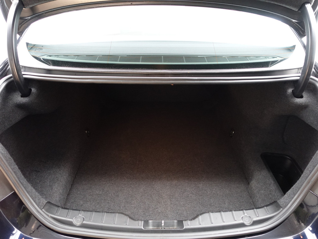 
								BMW 5 Serie 550xi M Sport Aut- Dealer Onderhouden, Soft Close, Schuifdak, Head Up, Memory, Xenon Led, Camera vol									