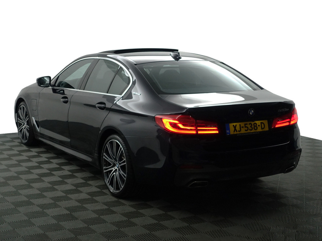 
BMW 5 Serie 530e iPerformance M Sport Aut- Schuifdak, Memory, 360 Camera, Stuur/Stoelverwarming, Sfeerverlichting vol									