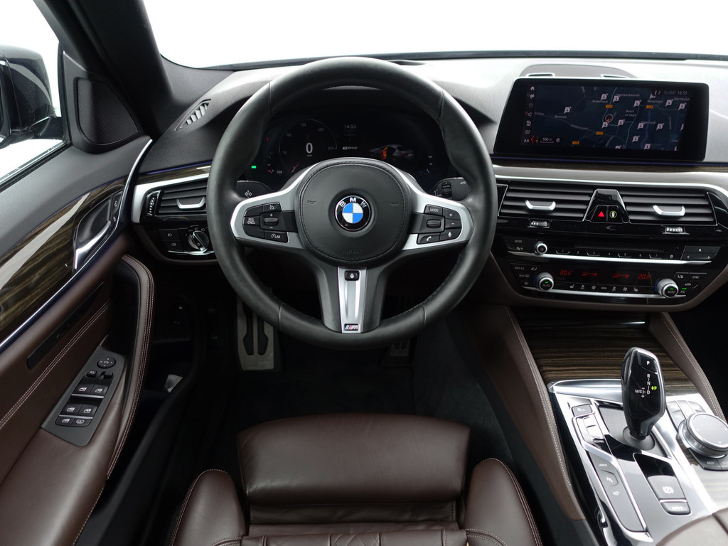 
BMW 5 Serie 530e iPerformance M Sport Aut- Schuifdak, Memory, 360 Camera, Stuur/Stoelverwarming, Sfeerverlichting vol									