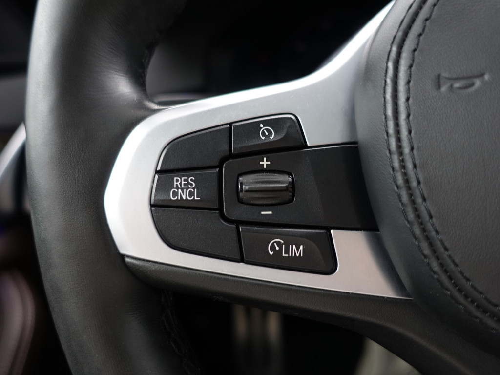 
BMW 5 Serie 530e iPerformance M Sport Aut- Schuifdak, Memory, 360 Camera, Stuur/Stoelverwarming, Sfeerverlichting vol									