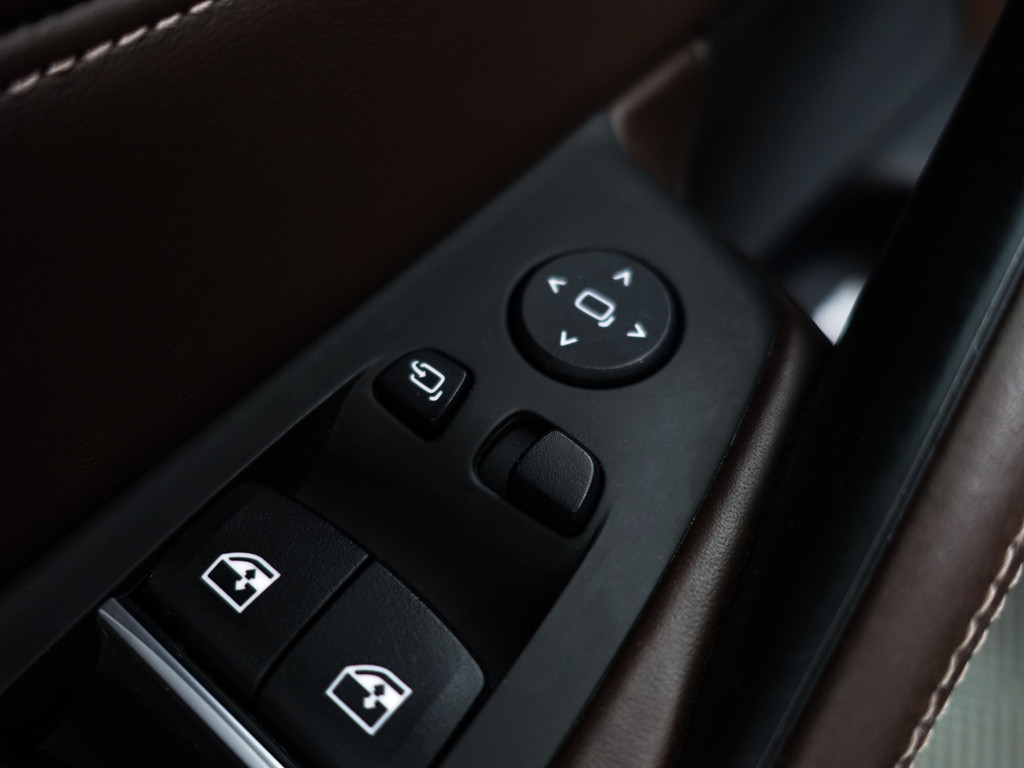 
BMW 5 Serie 530e iPerformance M Sport Aut- Schuifdak, Memory, 360 Camera, Stuur/Stoelverwarming, Sfeerverlichting vol									