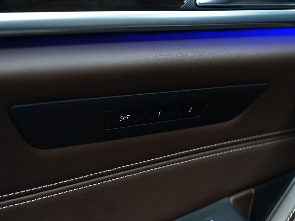 
BMW 5 Serie 530e iPerformance M Sport Aut- Schuifdak, Memory, 360 Camera, Stuur/Stoelverwarming, Sfeerverlichting vol									