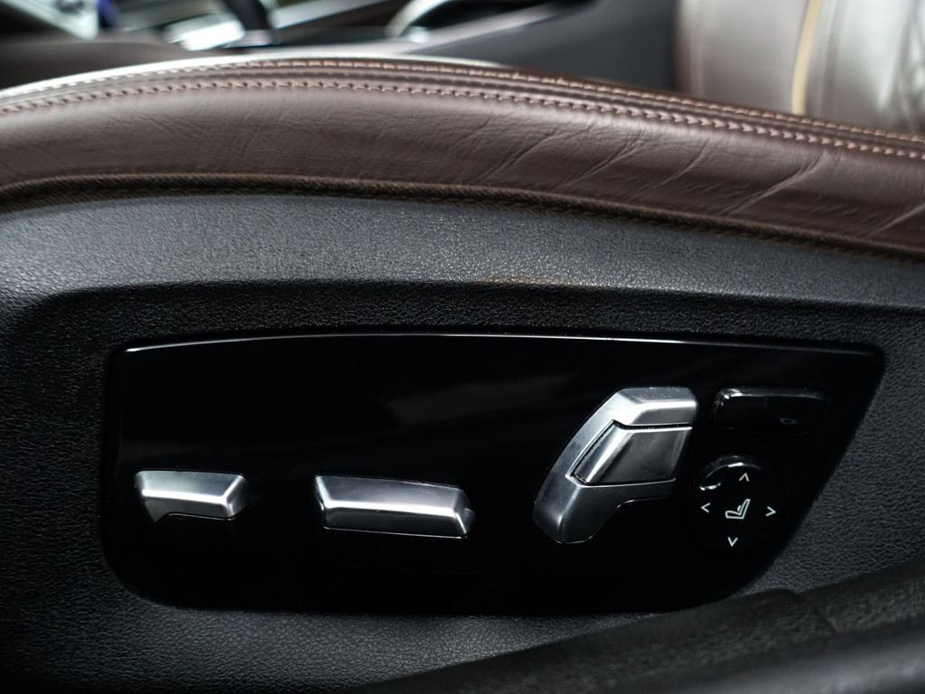 
BMW 5 Serie 530e iPerformance M Sport Aut- Schuifdak, Memory, 360 Camera, Stuur/Stoelverwarming, Sfeerverlichting vol									