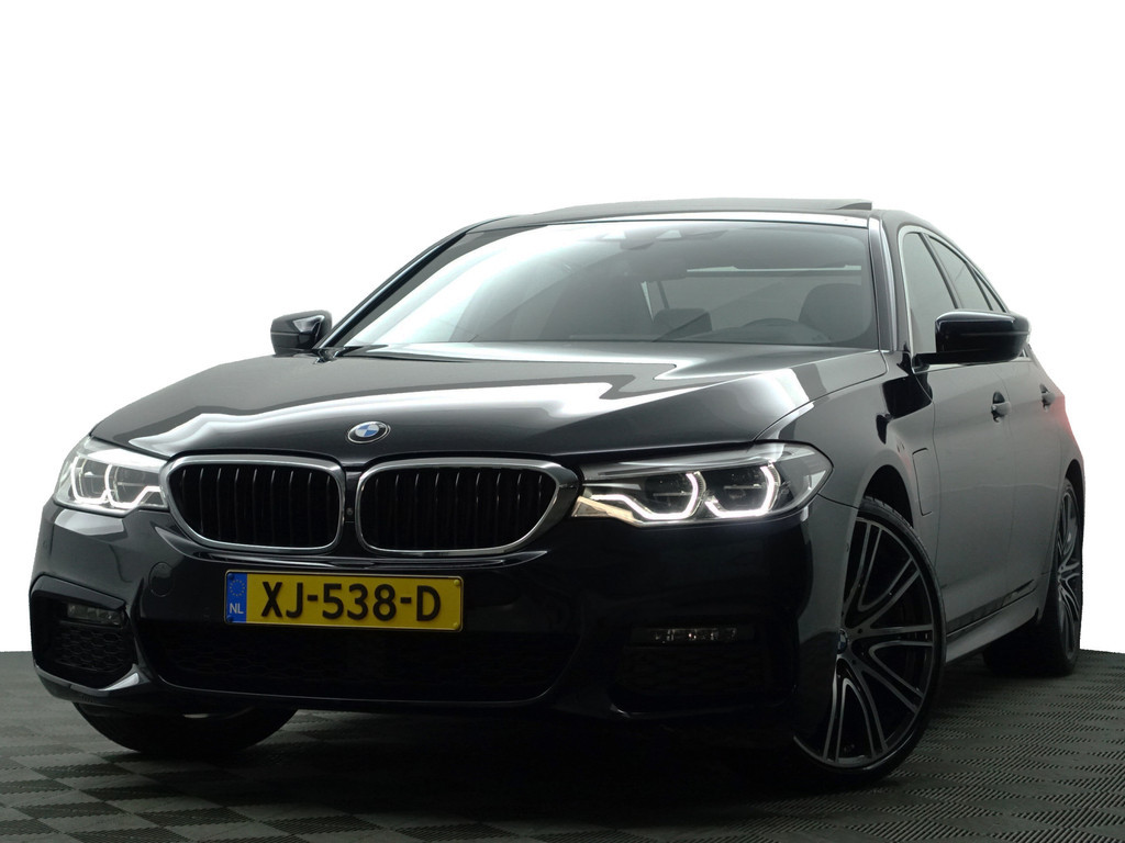 
BMW 5 Serie 530e iPerformance M Sport Aut- Schuifdak, Memory, 360 Camera, Stuur/Stoelverwarming, Sfeerverlichting vol									