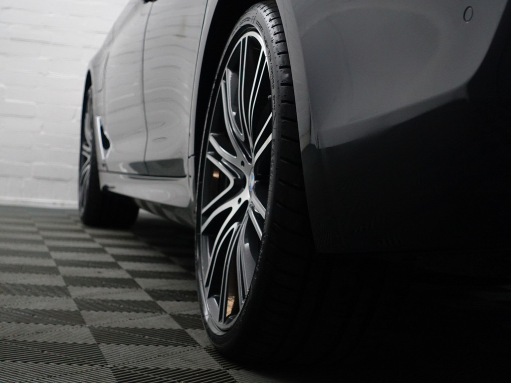 
BMW 5 Serie 530e iPerformance M Sport Aut- Schuifdak, Memory, 360 Camera, Stuur/Stoelverwarming, Sfeerverlichting vol									