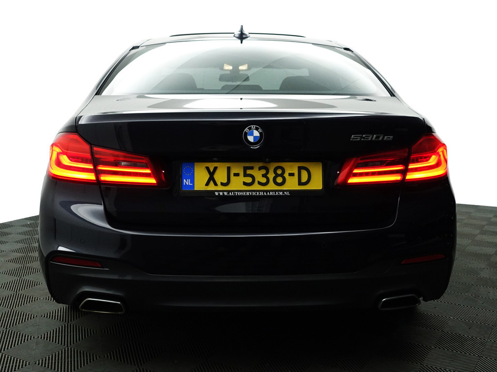 
BMW 5 Serie 530e iPerformance M Sport Aut- Schuifdak, Memory, 360 Camera, Stuur/Stoelverwarming, Sfeerverlichting vol									