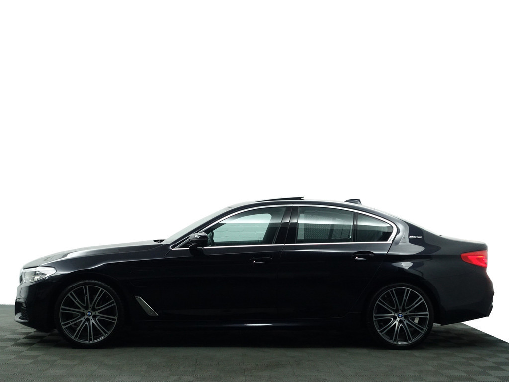 
BMW 5 Serie 530e iPerformance M Sport Aut- Schuifdak, Memory, 360 Camera, Stuur/Stoelverwarming, Sfeerverlichting vol									