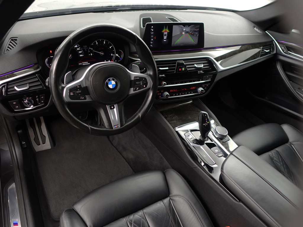 
BMW 5 Serie 520d xDrive M Sport Aut- Design Leder Interieur, Sfeerverlichting, Memory, Stuur/Stoelverwarming, Standkachel vol									