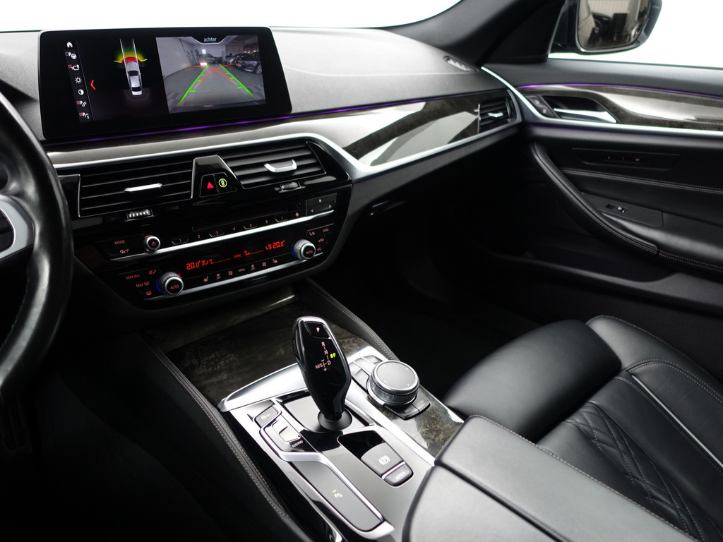 
BMW 5 Serie 520d xDrive M Sport Aut- Design Leder Interieur, Sfeerverlichting, Memory, Stuur/Stoelverwarming, Standkachel vol									