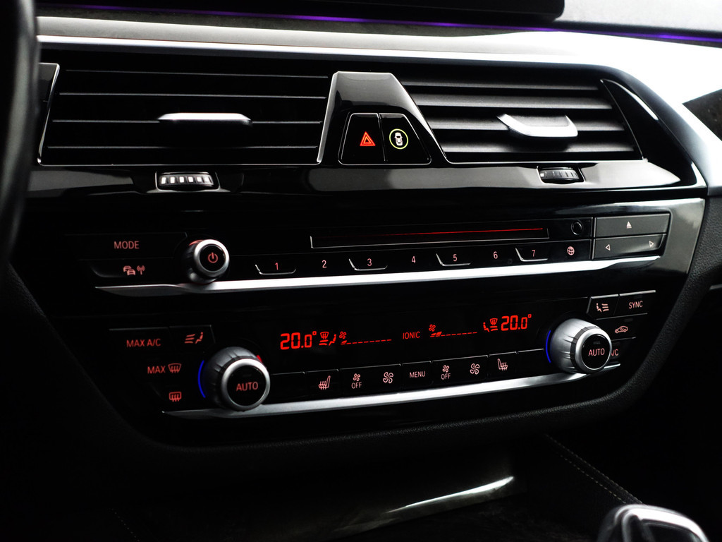 
BMW 5 Serie 520d xDrive M Sport Aut- Design Leder Interieur, Sfeerverlichting, Memory, Stuur/Stoelverwarming, Standkachel vol									