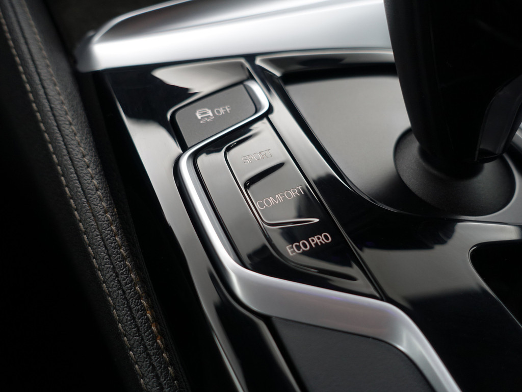 
BMW 5 Serie 520d xDrive M Sport Aut- Design Leder Interieur, Sfeerverlichting, Memory, Stuur/Stoelverwarming, Standkachel vol									