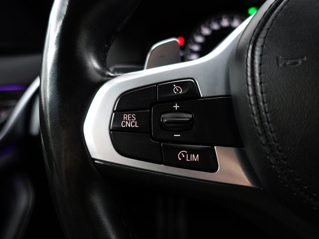 
BMW 5 Serie 520d xDrive M Sport Aut- Design Leder Interieur, Sfeerverlichting, Memory, Stuur/Stoelverwarming, Standkachel vol									