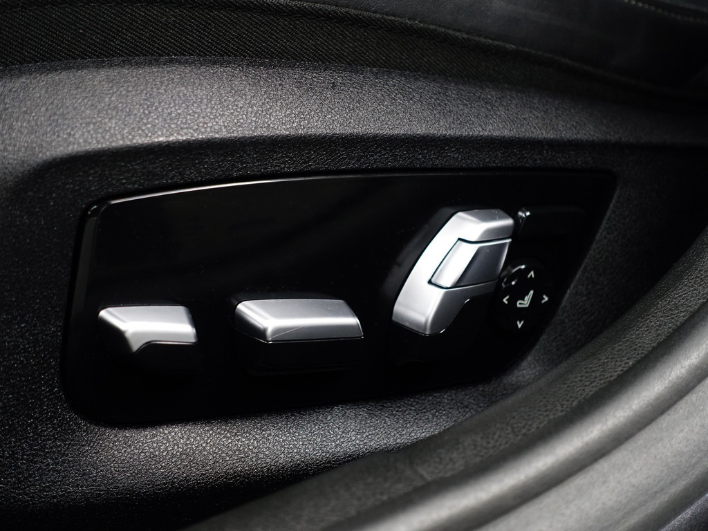 
BMW 5 Serie 520d xDrive M Sport Aut- Design Leder Interieur, Sfeerverlichting, Memory, Stuur/Stoelverwarming, Standkachel vol									