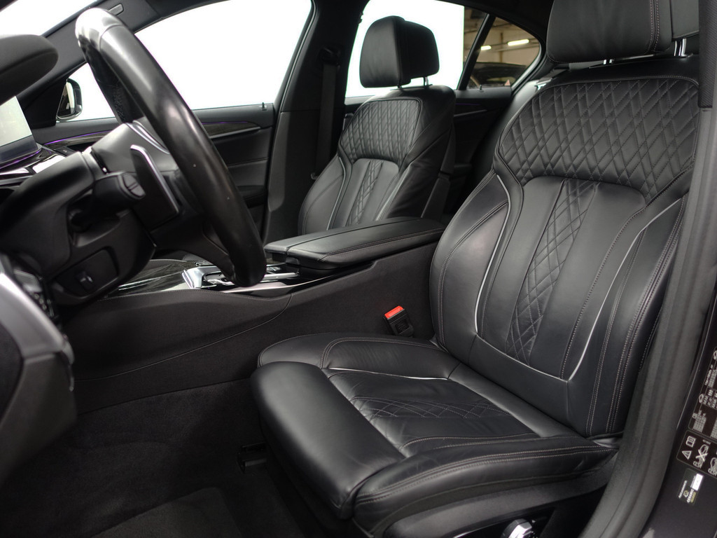 
BMW 5 Serie 520d xDrive M Sport Aut- Design Leder Interieur, Sfeerverlichting, Memory, Stuur/Stoelverwarming, Standkachel vol									