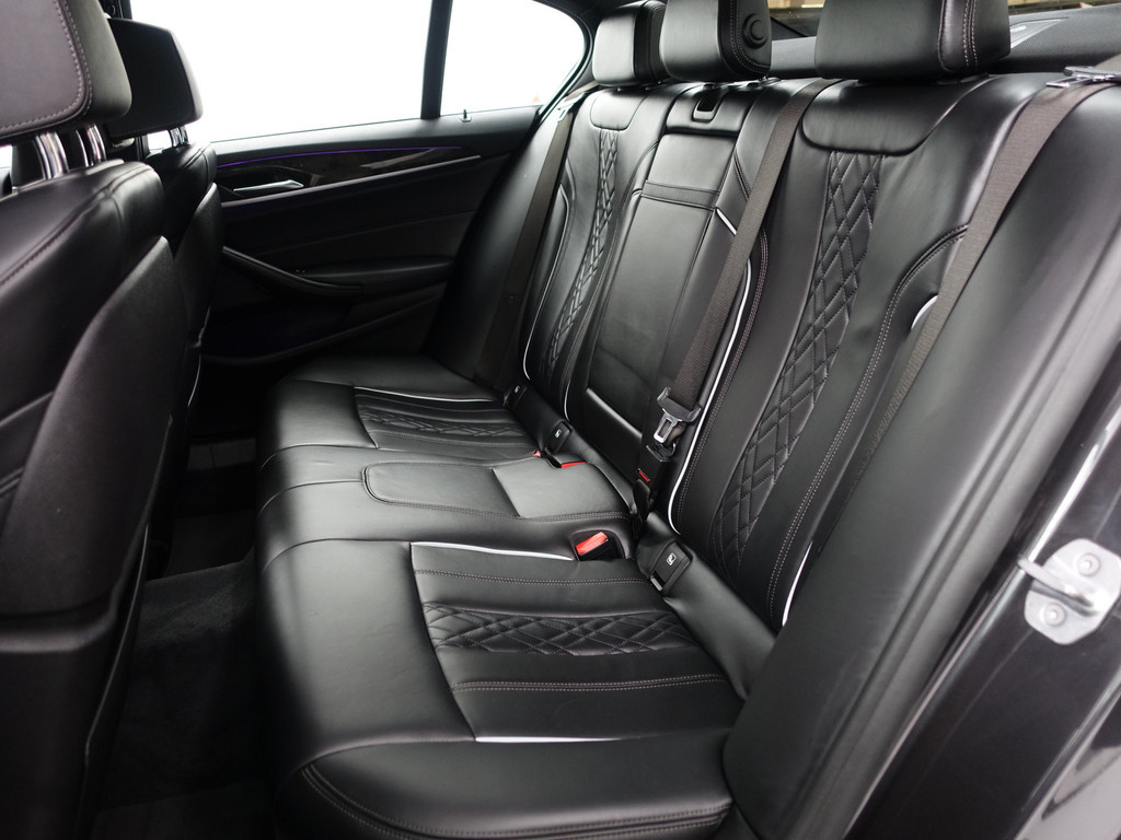 
BMW 5 Serie 520d xDrive M Sport Aut- Design Leder Interieur, Sfeerverlichting, Memory, Stuur/Stoelverwarming, Standkachel vol									