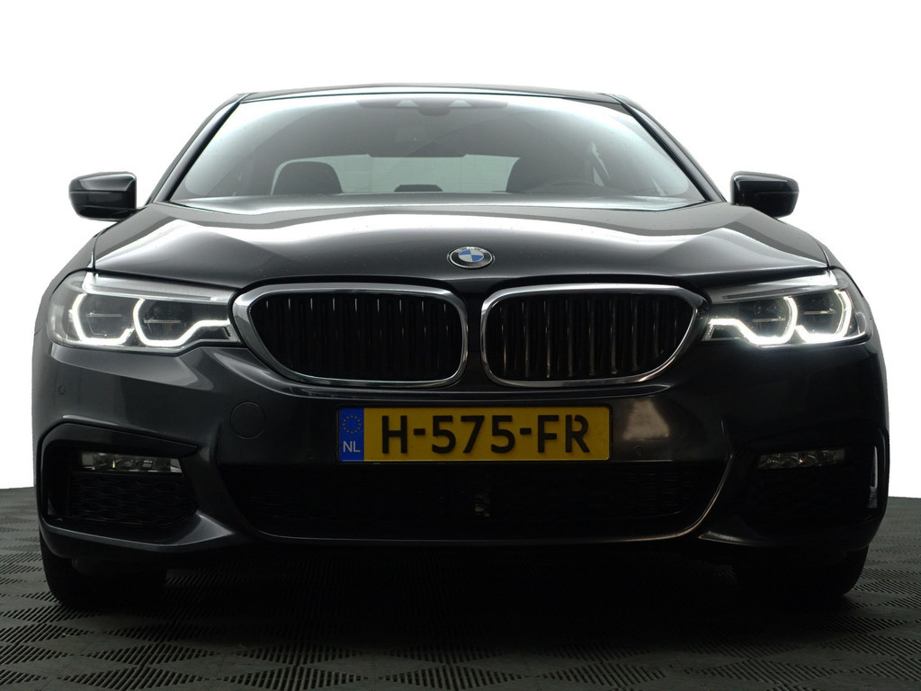 
BMW 5 Serie 520d xDrive M Sport Aut- Design Leder Interieur, Sfeerverlichting, Memory, Stuur/Stoelverwarming, Standkachel vol									