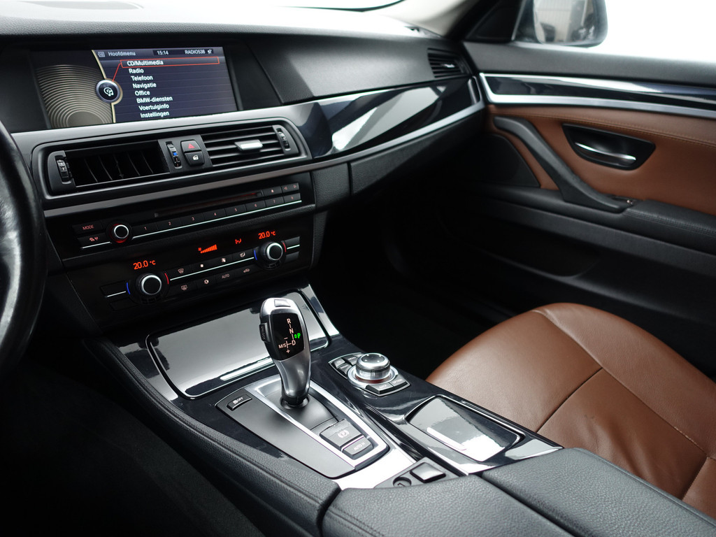 
								BMW 5 Serie F10 523i M Performance Aut- Xenon Led, Sport Leder Interieur, Cruise, Clima, Bluetooth Audio vol									