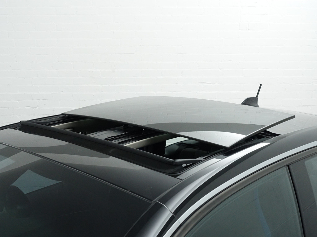 
								BMW i3 Basis iPerformance 94Ah 33 kWh M Sport- Panoramadak, Harman Kardon, Camera, Navi, Xenon Led, Stoelverwarming vol									