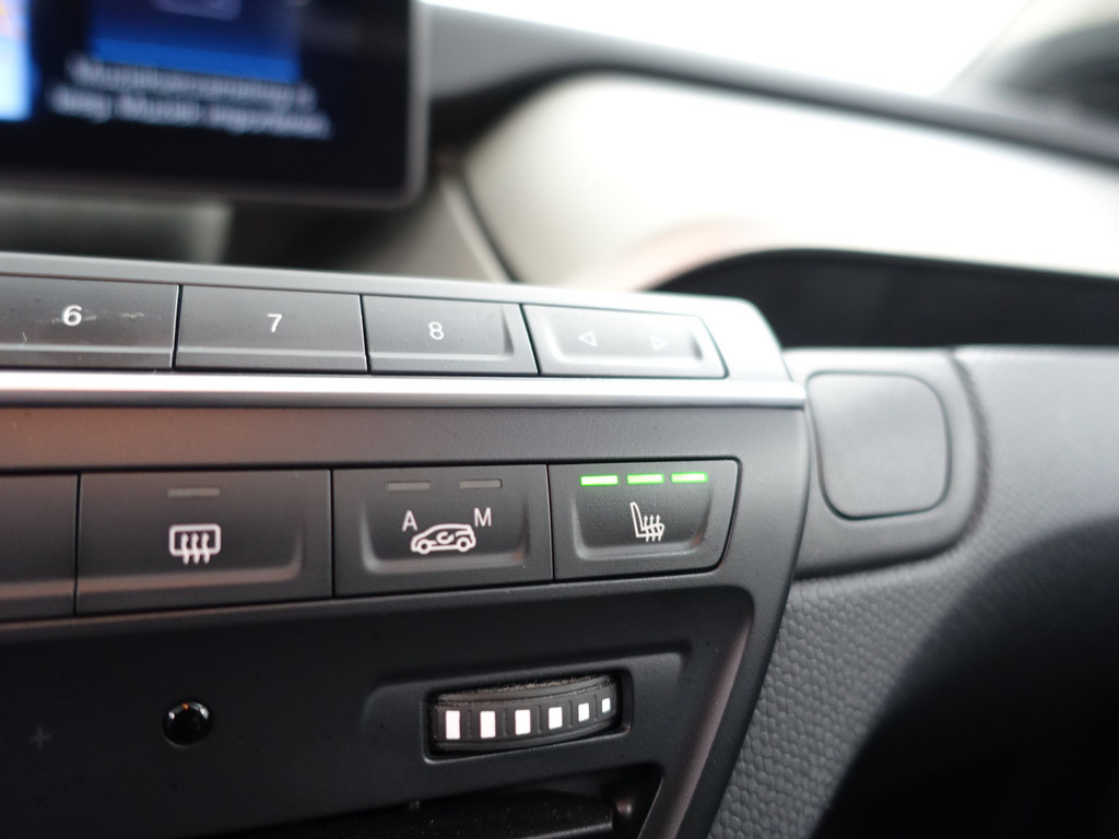 
								BMW i3 Basis iPerformance 94Ah 33 kWh M Sport- Panoramadak, Harman Kardon, Camera, Navi, Xenon Led, Stoelverwarming vol									