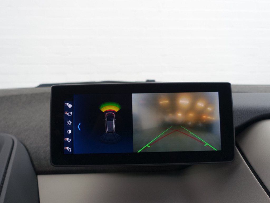 
								BMW i3 Basis iPerformance 94Ah 33 kWh M Sport- Panoramadak, Harman Kardon, Camera, Navi, Xenon Led, Stoelverwarming vol									
