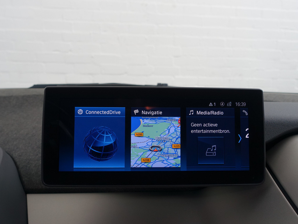 
								BMW i3 Basis iPerformance 94Ah 33 kWh M Sport- Panoramadak, Harman Kardon, Camera, Navi, Xenon Led, Stoelverwarming vol									