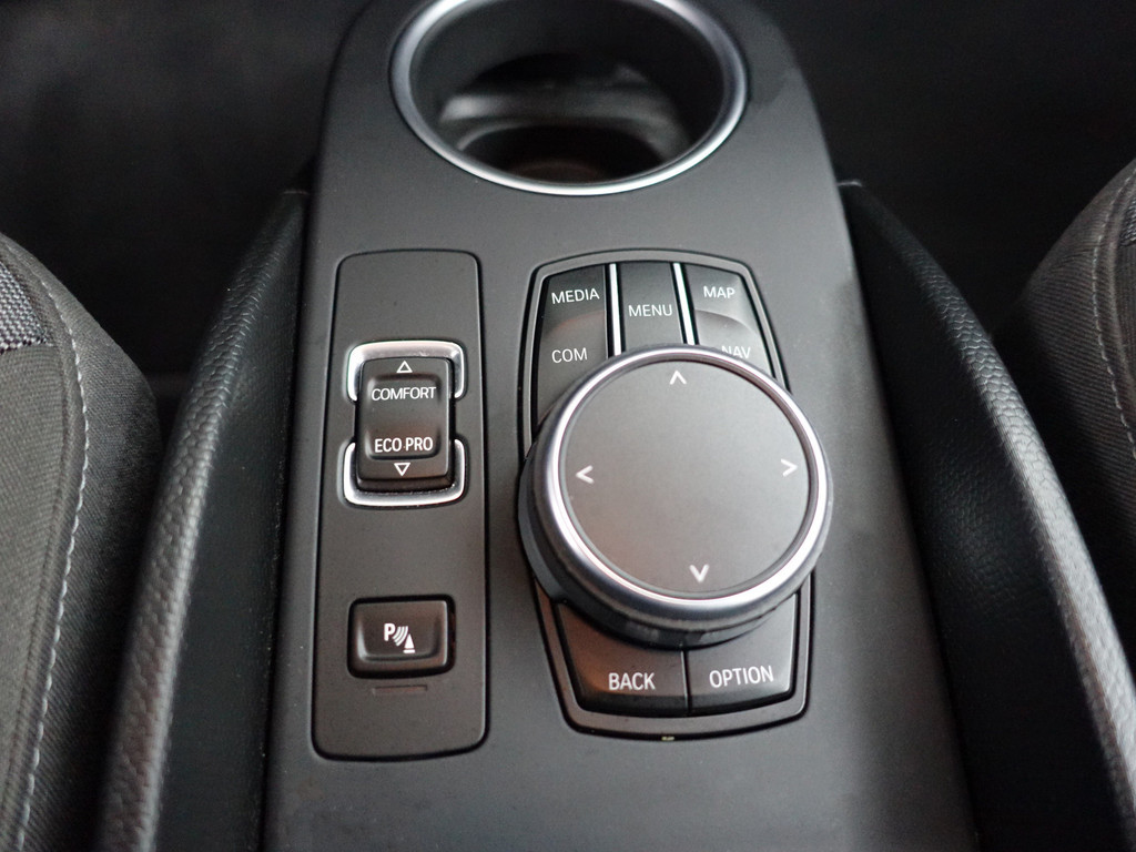 
								BMW i3 Basis iPerformance 94Ah 33 kWh M Sport- Panoramadak, Harman Kardon, Camera, Navi, Xenon Led, Stoelverwarming vol									