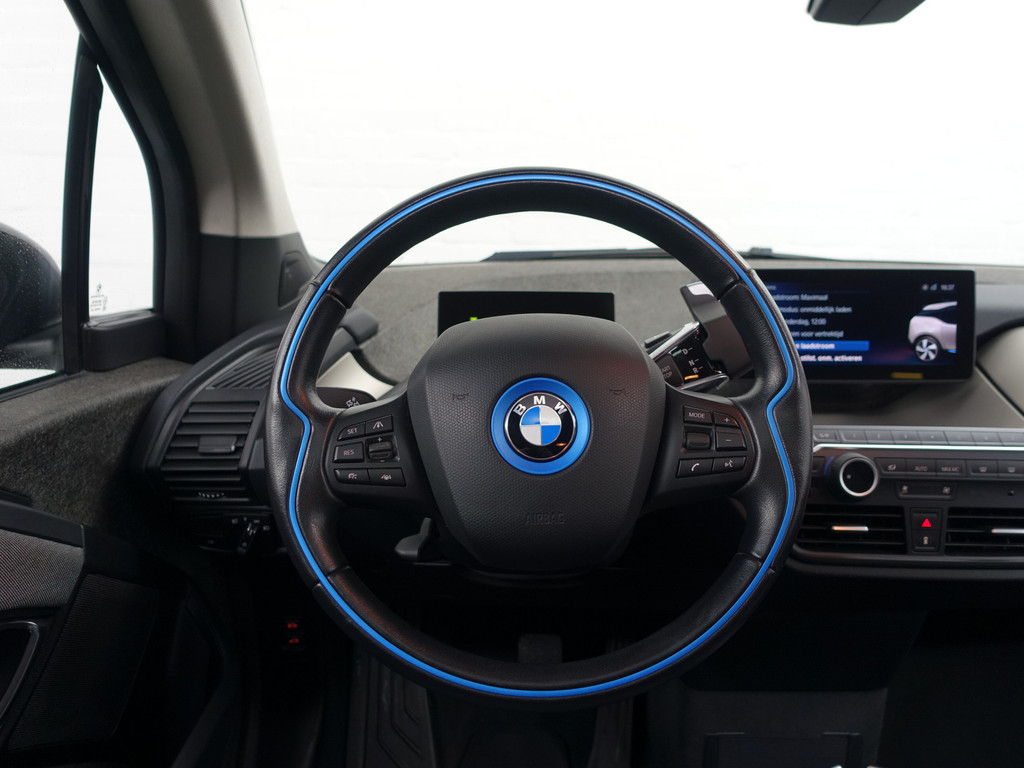 
								BMW i3 Basis iPerformance 94Ah 33 kWh M Sport- Panoramadak, Harman Kardon, Camera, Navi, Xenon Led, Stoelverwarming vol									