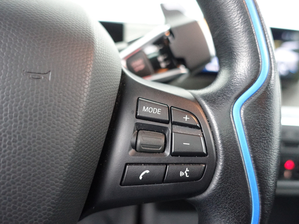 
								BMW i3 Basis iPerformance 94Ah 33 kWh M Sport- Panoramadak, Harman Kardon, Camera, Navi, Xenon Led, Stoelverwarming vol									