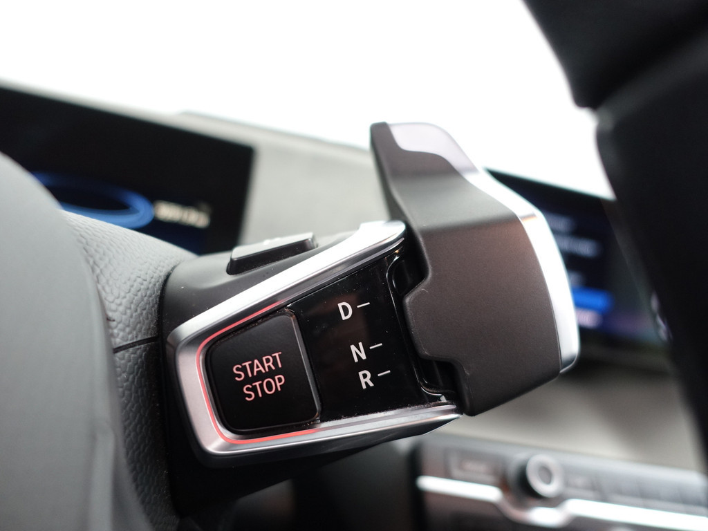 
								BMW i3 Basis iPerformance 94Ah 33 kWh M Sport- Panoramadak, Harman Kardon, Camera, Navi, Xenon Led, Stoelverwarming vol									