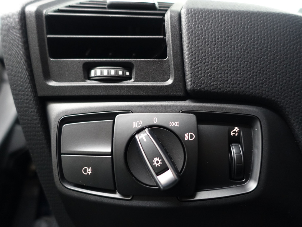 
								BMW i3 Basis iPerformance 94Ah 33 kWh M Sport- Panoramadak, Harman Kardon, Camera, Navi, Xenon Led, Stoelverwarming vol									