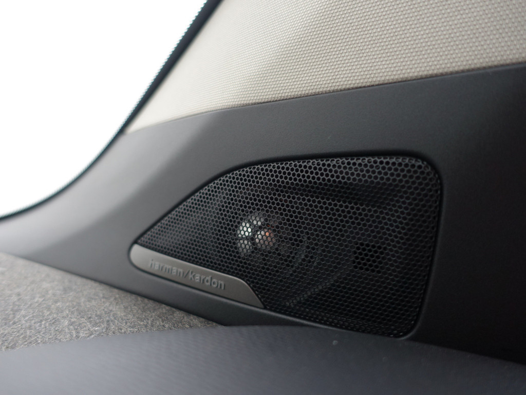 
								BMW i3 Basis iPerformance 94Ah 33 kWh M Sport- Panoramadak, Harman Kardon, Camera, Navi, Xenon Led, Stoelverwarming vol									