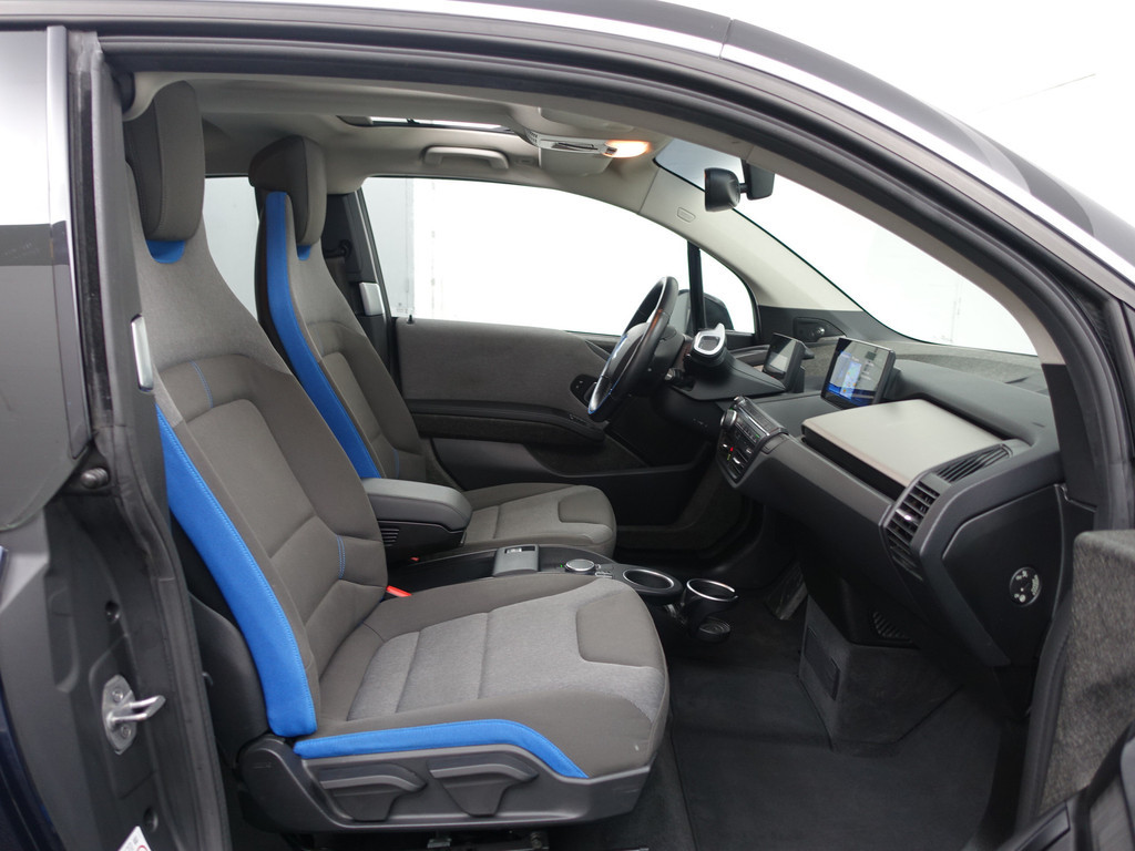 
								BMW i3 Basis iPerformance 94Ah 33 kWh M Sport- Panoramadak, Harman Kardon, Camera, Navi, Xenon Led, Stoelverwarming vol									