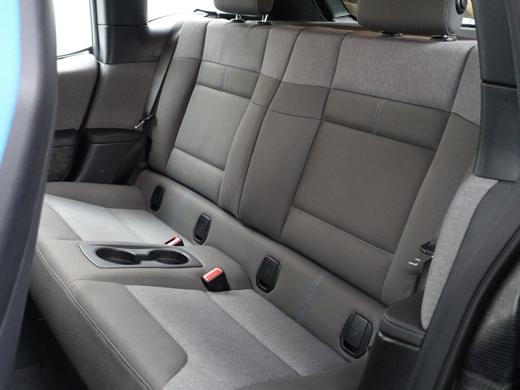 
								BMW i3 Basis iPerformance 94Ah 33 kWh M Sport- Panoramadak, Harman Kardon, Camera, Navi, Xenon Led, Stoelverwarming vol									