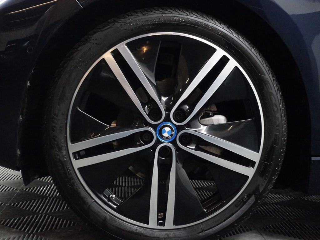 
								BMW i3 Basis iPerformance 94Ah 33 kWh M Sport- Panoramadak, Harman Kardon, Camera, Navi, Xenon Led, Stoelverwarming vol									