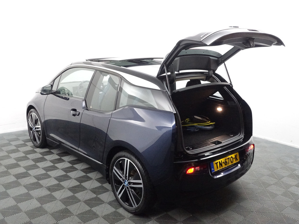 
								BMW i3 Basis iPerformance 94Ah 33 kWh M Sport- Panoramadak, Harman Kardon, Camera, Navi, Xenon Led, Stoelverwarming vol									