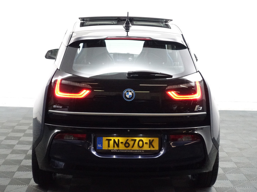 
								BMW i3 Basis iPerformance 94Ah 33 kWh M Sport- Panoramadak, Harman Kardon, Camera, Navi, Xenon Led, Stoelverwarming vol									
