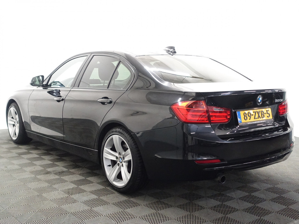 
BMW 3-serie 320i High Executive- Clima, Led, Dynamic Select, Cruise vol									