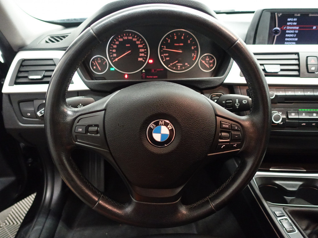 
BMW 3-serie 320i High Executive- Clima, Led, Dynamic Select, Cruise vol									