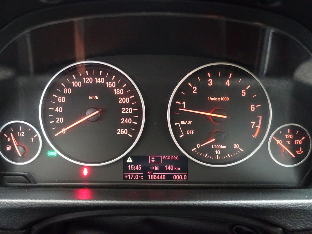 
BMW 3-serie 320i High Executive- Clima, Led, Dynamic Select, Cruise vol									